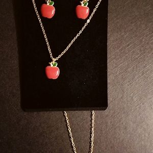 Chain Pendant With Earrings
