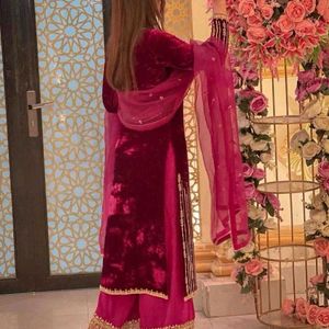 New Standard Beautiful Pakistani Poshaq Dresses