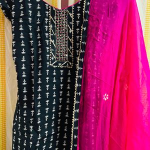 Black kurti with pink Dupatta