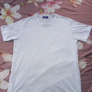 men white T-shirt