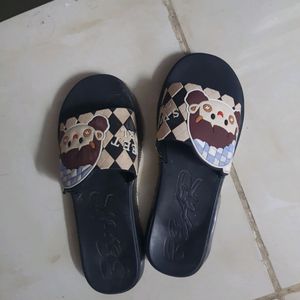 used flip flops black size 5,6