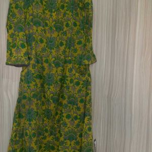 Women's Cotton Printed Kurti With 2 Side Pockets