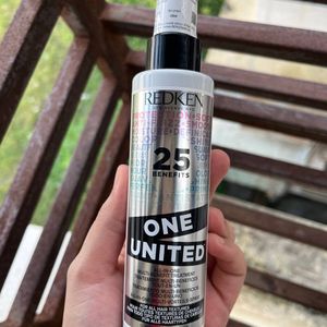 Redken One United Multi Benefit Leave-In Treatment