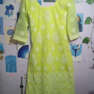 An Amazing Kurti With Embroidery Design 🪡