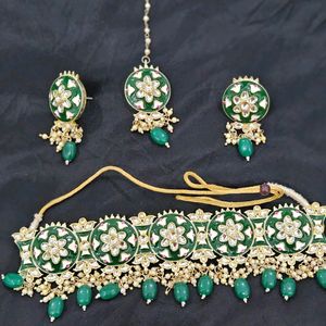 Jwellery Set With Maang Teeka