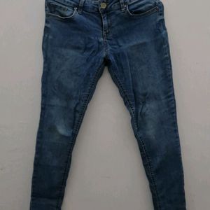 Blue Skinny Jean's By BARE, size 28