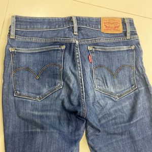 Levis Size 27 Skinny Jeans