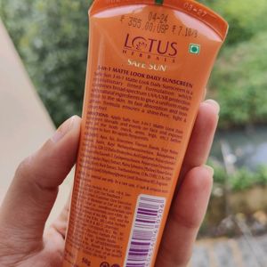 Lotus Sunscreen 3-in-1 Matte