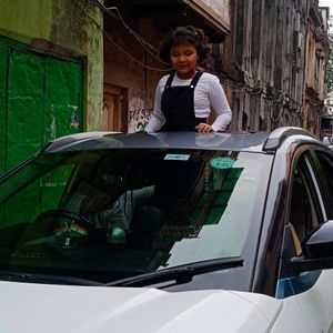 White T-shirt With Dungarees