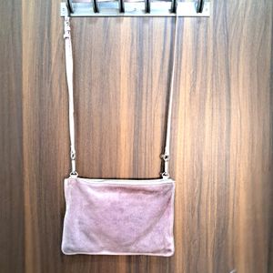 Pale Lavender Color 💜 Sling Bag In Suede Finish