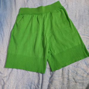 329Rs.Ribbed Green Shorts