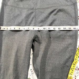 Grey L Skinny Capri