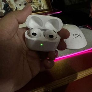 Apple airpods 3rd generation.