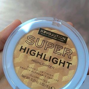 Makeup revolution Highlighter- Gold