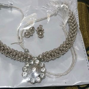 Jewellery Set+ 2 Western Necklace Combo+ Hairclip