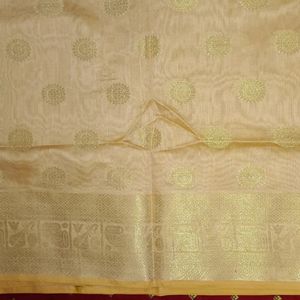 Golden Banarasi Dupatta with Intricate Zari Work