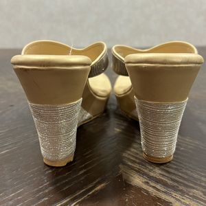 Khadim’s Golden Shimmery Wedges