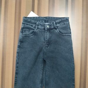 V-15 Size-28 Straight Women Denim Jeans