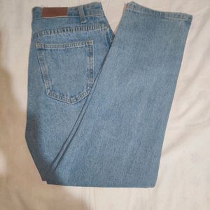 Straight Jeans