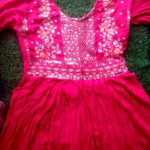 Beautiful 😍 Nayra Cut Kurti With Pant