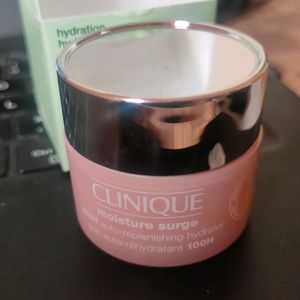 Clinique Moisture Surge