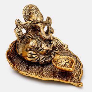 DIWALI GIFT Collectible India Ganesh Idol On Leaf