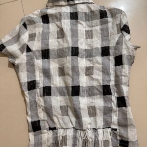 Shirt With Lower Knot