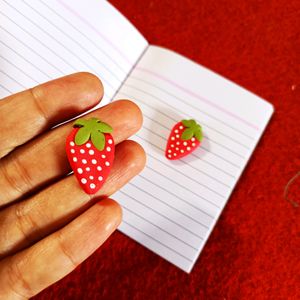 Strawberry Earrings 🍓