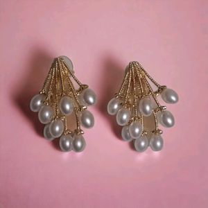 KOREAN STYLE BEAUTIFUL PEARLS EARINGS