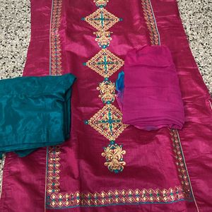 Like New Kurta Suit Set For Grabs