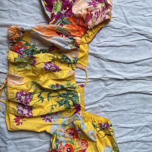 H&m Cute Floral Top ( Negotiable)