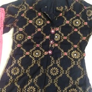 Very Beautiful Black Kurti With Pink Sharara