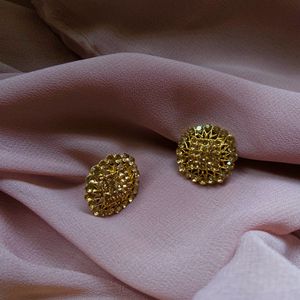 Golden Colour Ear Stud