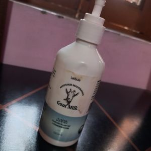 Latibule Goat Milk Skin Whitening Body Wash