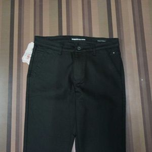 DG-105 Size-32 Straight Jeans