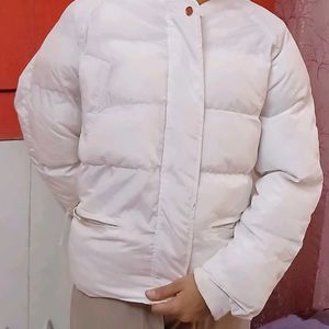 White Puffer Jacket 💕💥