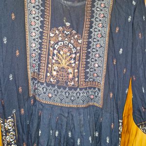 Nayra Cut Kurti