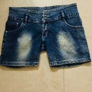 BLUE DENIM SHORTS