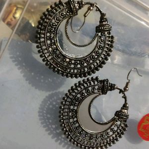 It's Beautiful Earings With Another Free Earing