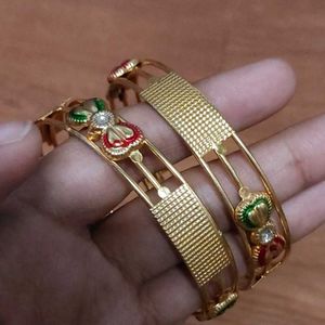 Premium quality Metal Bangles With Bow Design