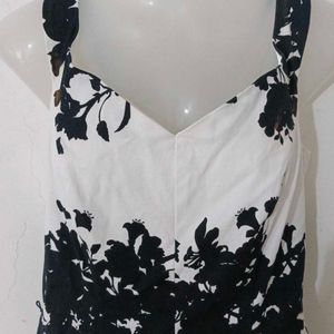 BEAUTIFUL BLACK/WHITE FROCK