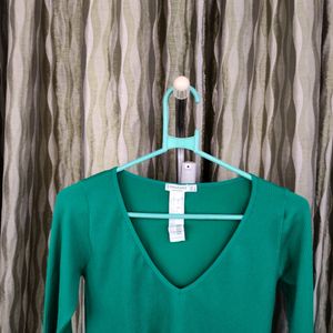 PRICE DROP!!! Bright Green Stradivarius Cropped Top 💚