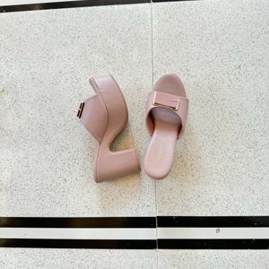 Beautiful Pink Heel / Vedge