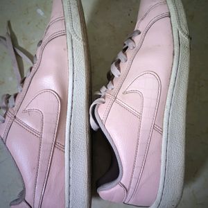 Authentic Nike Court Royale