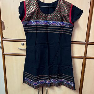 Black Kurti