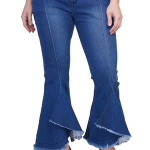 Pretty Graceful Women Jeans #latestjeans #trendy #trending #Latest