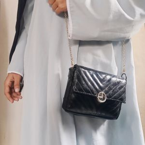 Fancy Black Slingbag🖤👜