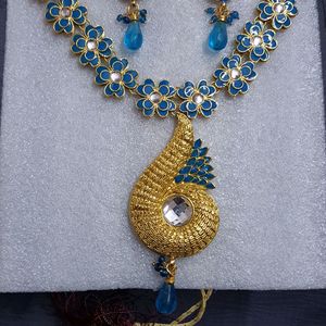 Price dropped!! Blue Necklace set