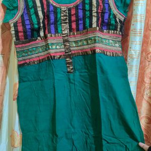 OFFER PRICE 💯☀️♥️🙏 This One Is A Green Kurti Just Clearing Out The Closet So Giving Up For COINS 499