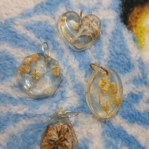 Set Of 4 Resin Flower Preserved Pendent